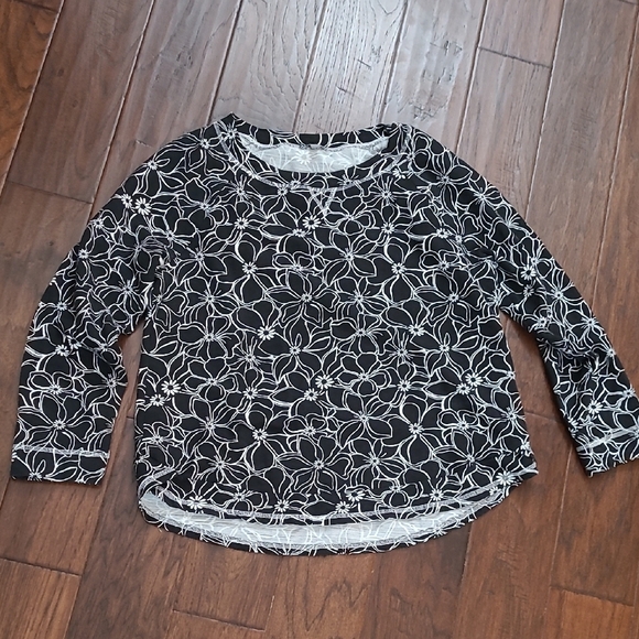 T by Talbots Black Top with White Floral Designs size XL - Picture 1 of 6